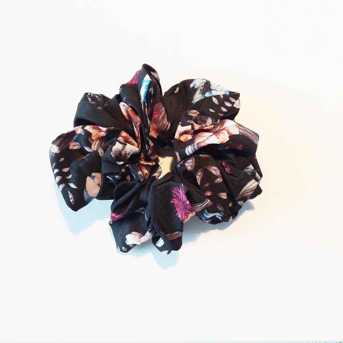 Ismaya Hair Scrunchie