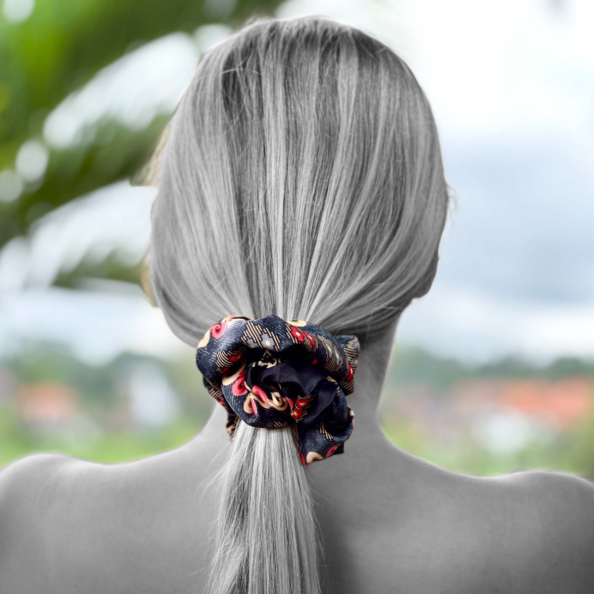 Putih Hair Scrunchie